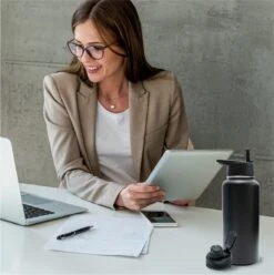 Thermosfles - Onyx Black - 1 Liter - Extra Dop Met Rietje & Drinktuit - Thermosflessen - Isoleerfles - BPA Vrij - Lekvrij - Thermoskan - Isoleerbeker - Thermosbeker 14 Thermosfles - Onyx Black - 1 Liter - Extra Dop Met Rietje & Drinktuit - Thermosflessen - Isoleerfles - BPA Vrij - Lekvrij - Thermoskan - Isoleerbeker - Thermosbeker -Drinkwater Apparaat Winkel 1193x1200 1