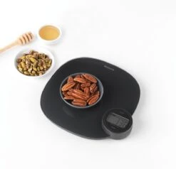 Brabantia Tasty+ Keukenweegschaal Digitaal - Geen Batterij Nodig - Dark Grey -Drinkwater Apparaat Winkel 1200x1156 2