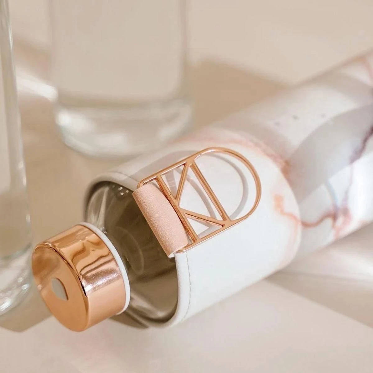 Equa Glazen Waterfles - Lava - 750 Ml - Mismatch Met Hoes - Imitatieleer - BPA Vrij 2 Equa Glazen Waterfles - Lava - 750 Ml - Mismatch Met Hoes - Imitatieleer - BPA Vrij - Afbeelding 2