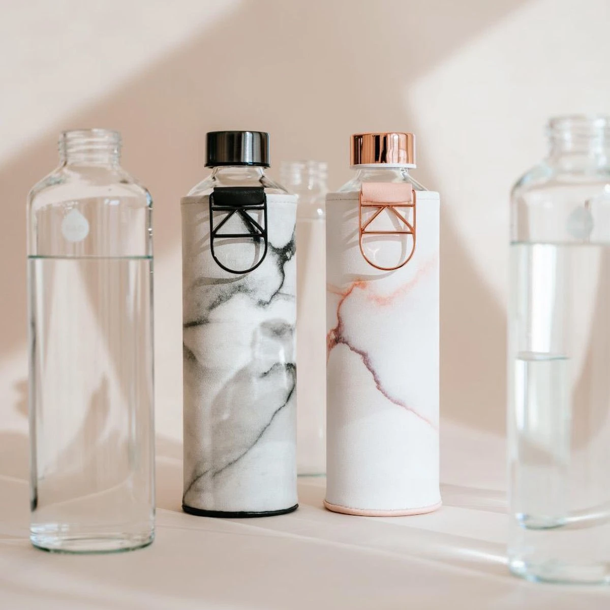 Equa Glazen Waterfles - Lava - 750 Ml - Mismatch Met Hoes - Imitatieleer - BPA Vrij 9 Equa Glazen Waterfles - Lava - 750 Ml - Mismatch Met Hoes - Imitatieleer - BPA Vrij - Afbeelding 9