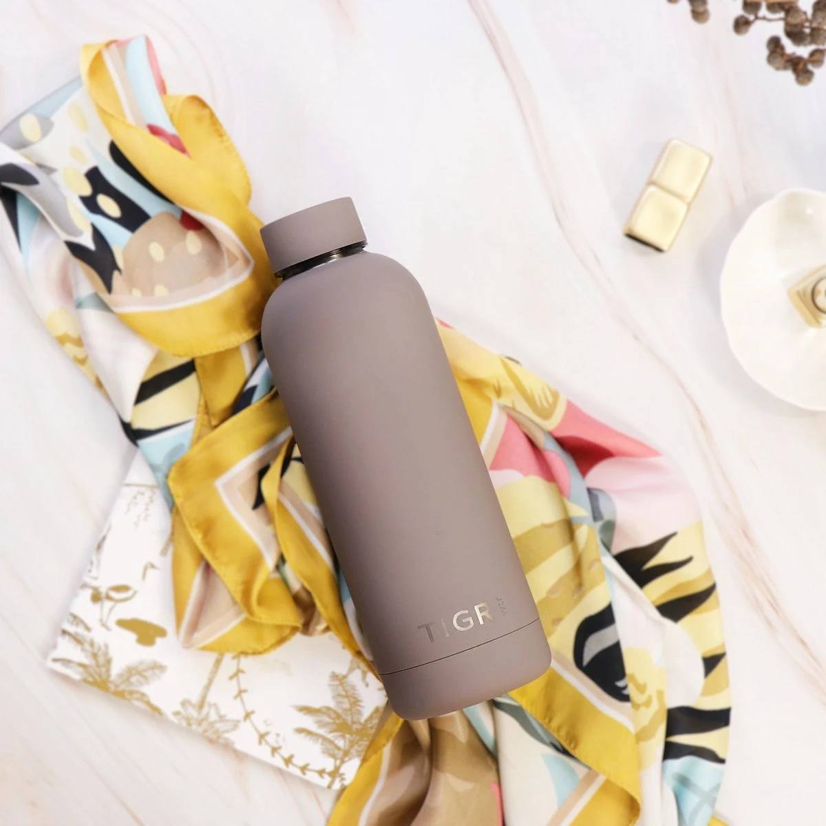 TIGR The Minimalist - Drinkfles - Thermosfles - RVS - 500ml - Taupe 4 TIGR The Minimalist - Drinkfles - Thermosfles - RVS - 500ml - Taupe - Afbeelding 4