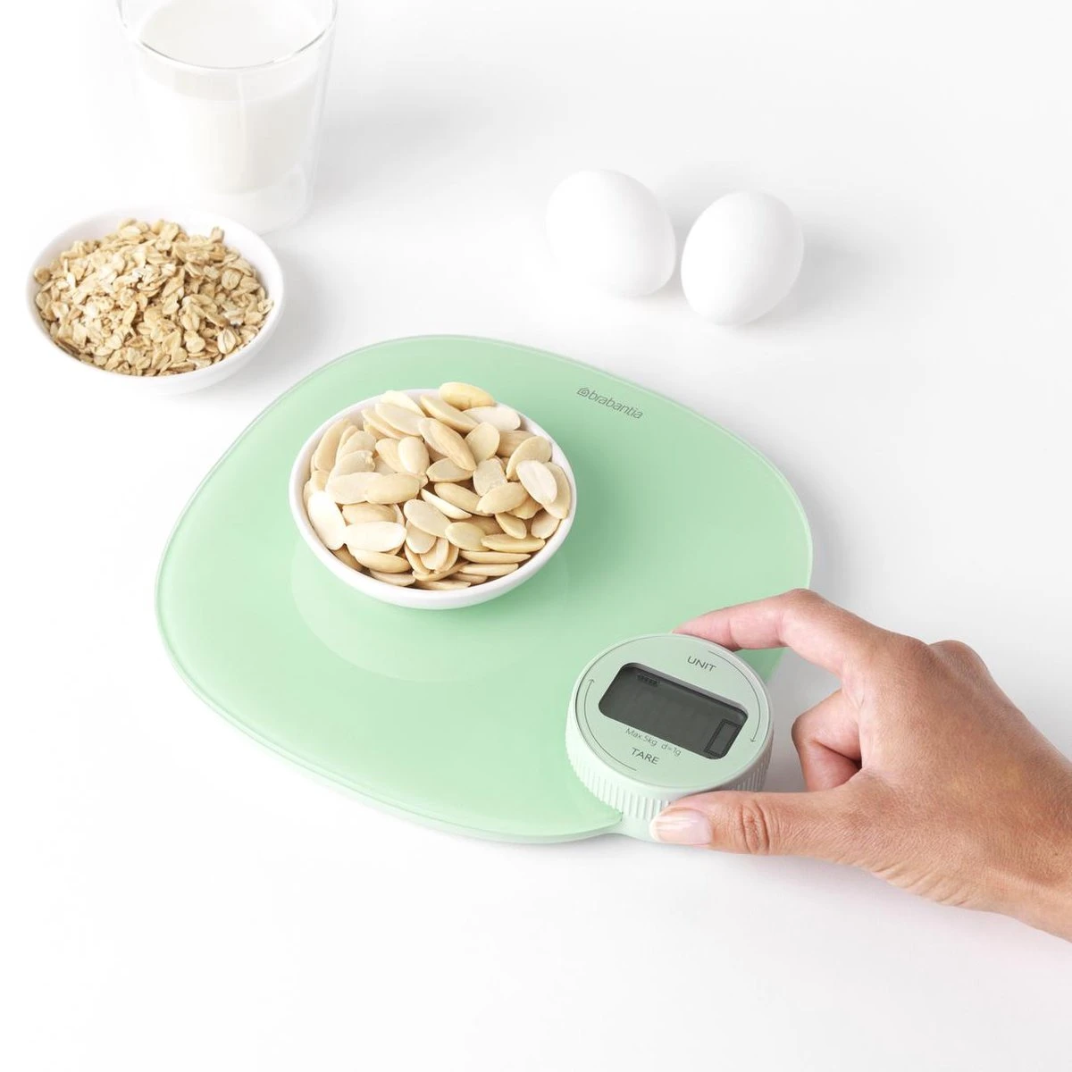 Brabantia Tasty+ Keukenweegschaal Digitaal - Geen Batterij Nodig - Jade Green 3 Brabantia Tasty+ Keukenweegschaal Digitaal - Geen Batterij Nodig - Jade Green - Afbeelding 3