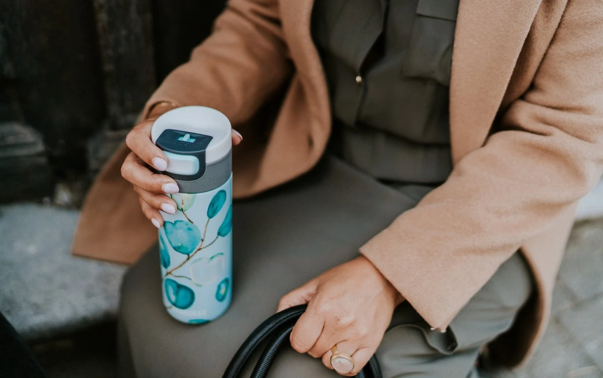 Kambukka Etna Thermosbeker 500 Ml - Makkelijk Reinigen - Lekvrije Koffiebeker - Eucalyptus Leaves 7 Kambukka Etna Thermosbeker 500 Ml - Makkelijk Reinigen - Lekvrije Koffiebeker - Eucalyptus Leaves - Afbeelding 7