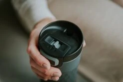 Kambukka Etna Grip Thermosbeker 500 Ml - Makkelijk Reinigen - Lekvrije Koffiebeker - Zwart 33 Kambukka Etna Grip Thermosbeker 500 Ml - Makkelijk Reinigen - Lekvrije Koffiebeker - Zwart -Drinkwater Apparaat Winkel 1200x800 20