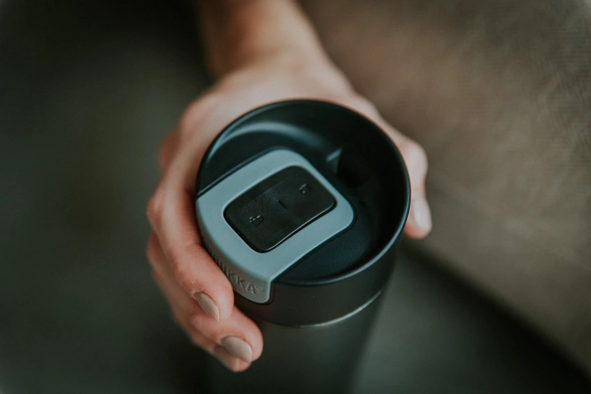 Kambukka Olympus Thermosbeker 500 Ml - Makkelijk Reinigen - Lekvrije Koffiebeker - RVS - Darkness 2 Kambukka Olympus Thermosbeker 500 Ml - Makkelijk Reinigen - Lekvrije Koffiebeker - RVS - Darkness - Afbeelding 2