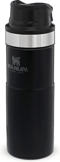 Stanley Trigger-Action Travel Mug 0.47L - Thermosfles - Matt Black 33 Stanley Trigger-Action Travel Mug 0.47L - Thermosfles - Matt Black -Drinkwater Apparaat Winkel 448x1200