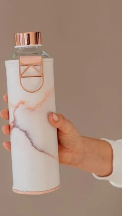 Equa Glazen Waterfles - Lava - 750 Ml - Mismatch Met Hoes - Imitatieleer - BPA Vrij 18 Equa Glazen Waterfles - Lava - 750 Ml - Mismatch Met Hoes - Imitatieleer - BPA Vrij -Drinkwater Apparaat Winkel 678x1200