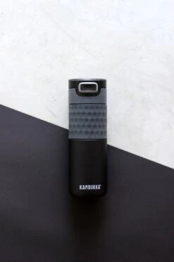 Kambukka Etna Grip Thermosbeker 500 Ml - Makkelijk Reinigen - Lekvrije Koffiebeker - Zwart 26 Kambukka Etna Grip Thermosbeker 500 Ml - Makkelijk Reinigen - Lekvrije Koffiebeker - Zwart -Drinkwater Apparaat Winkel 800x1200 11