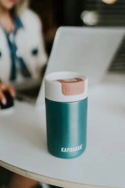 Kambukka Olympus Thermosbeker 300 Ml - Makkelijk Reinigen - Lekvrije Koffiebeker - RVS - Enchanted Forest -Drinkwater Apparaat Winkel 800x1200 14